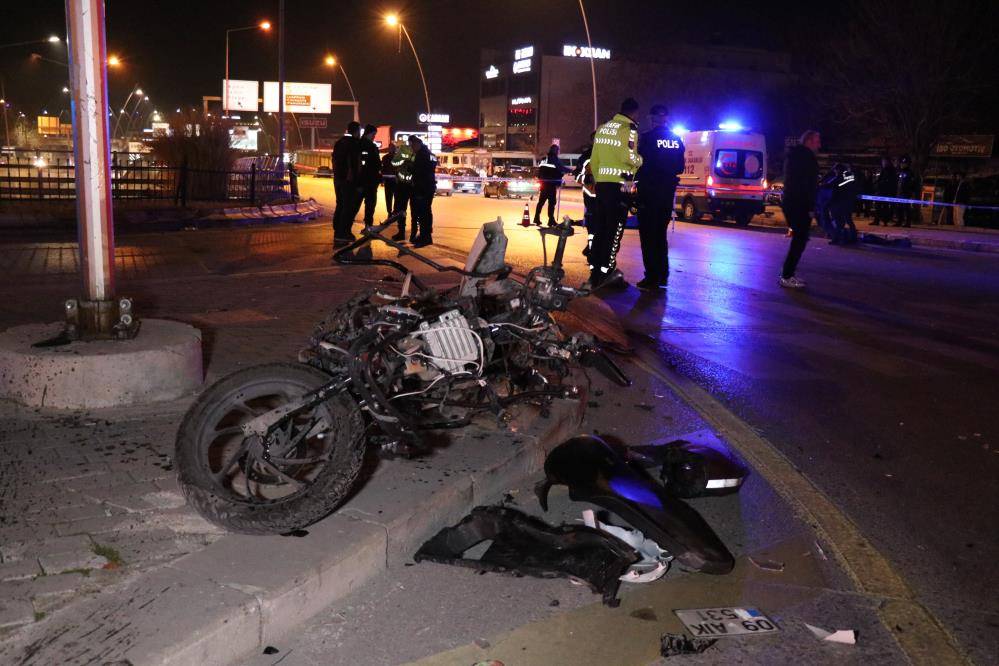 25 yaşındaki motokurye kazada öldü 2